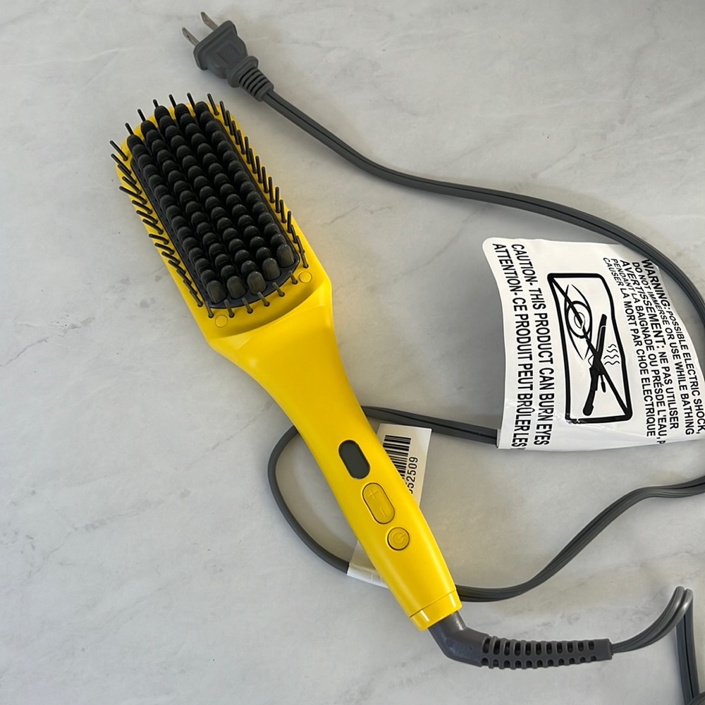 Drybar The Brush Crush Heated Straightening Brush